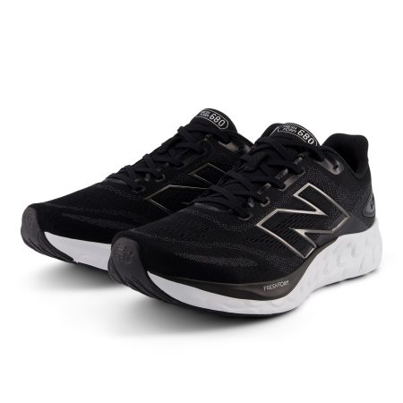 New Balance Men's Fresh Foam M680 v8 Wide Knit Running Shoes