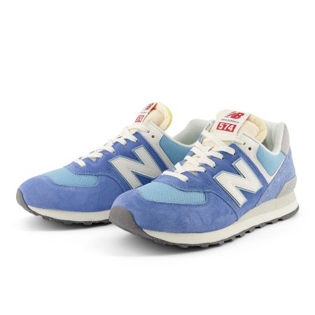 New Balance Women's 574 V2 Shoes