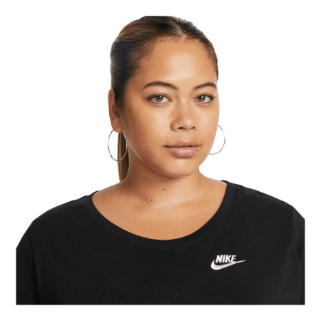 Nike Women's Plus Size Club T Shirt