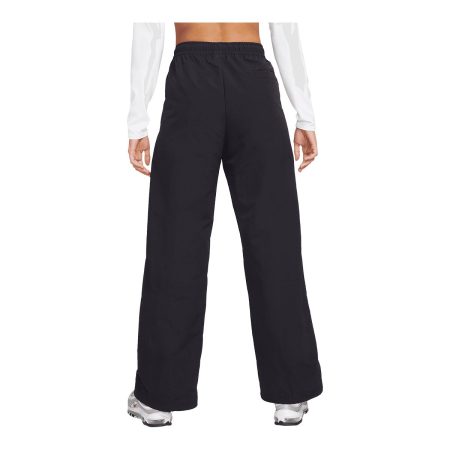 Nike Women's Plus Size Essential Woven High Rise Cargo Pants