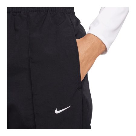 Nike Women's Plus Size Essential Woven High Rise Cargo Pants