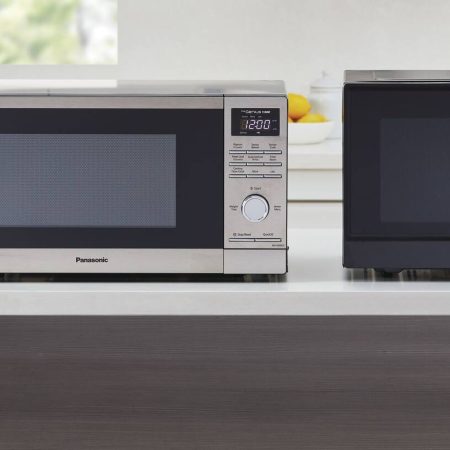 Panasonic NN-SD68LS Countertop Microwave Genius Sensor Cooking, 1.3-cu.ft., Stainless Steel