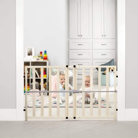 Regalo Wooden Expandable Baby Gate