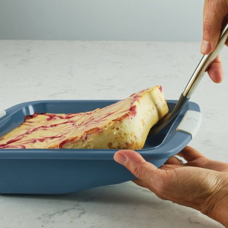 Vida by PADERNO Reinforced Silicone Square Cake Pan, Blue