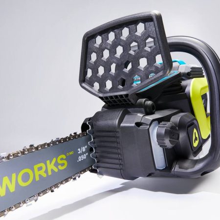 Yardworks 48 V Max Lithium-ion Brushless Chainsaw, 4 Ah Battery Included , 14-in