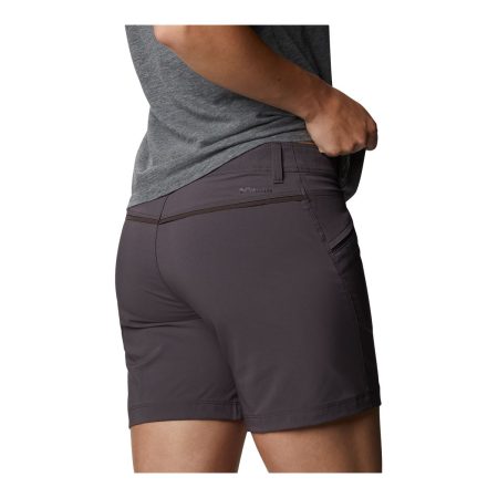 Columbia Women's Peak To Point 8 Inch Shorts