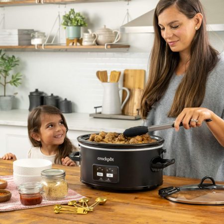 Crock-Pot Digital Programmable Cook & Carry Slow Cooker with Locking Lid, Feeds 7 People & More, Matte Black, 6-qt