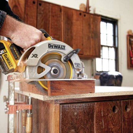 DEWALT DCS570B XR 20V Cordless Circular Saw with Carbide-Tipped Blade, Tool Only, 7-1/4-in