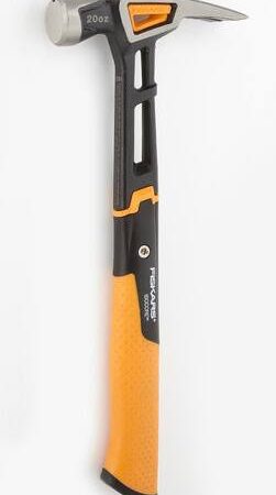 Fiskars IsoCore Claw Finishing Hammer, Smooth Steel Face, 20-oz