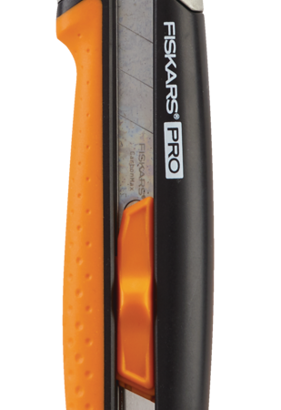 Fiskars Pro Snap-Off Blade Utility Knife, 18-mm, Black/Orange