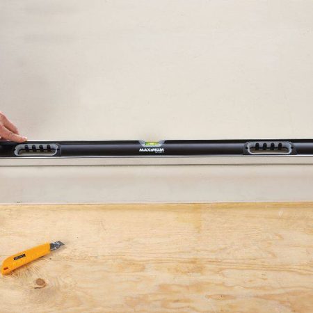 MAXIMUM Aluminum Box Spirit Level, 48-in, Black