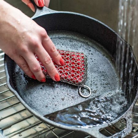 Lodge Dishwasher-Safe Scrubbing Pad, Red