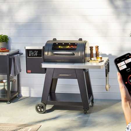 Vida by PADERNO Wi-Fi Connected Smart 6-in-1 Pellet Grill with Touch Screen